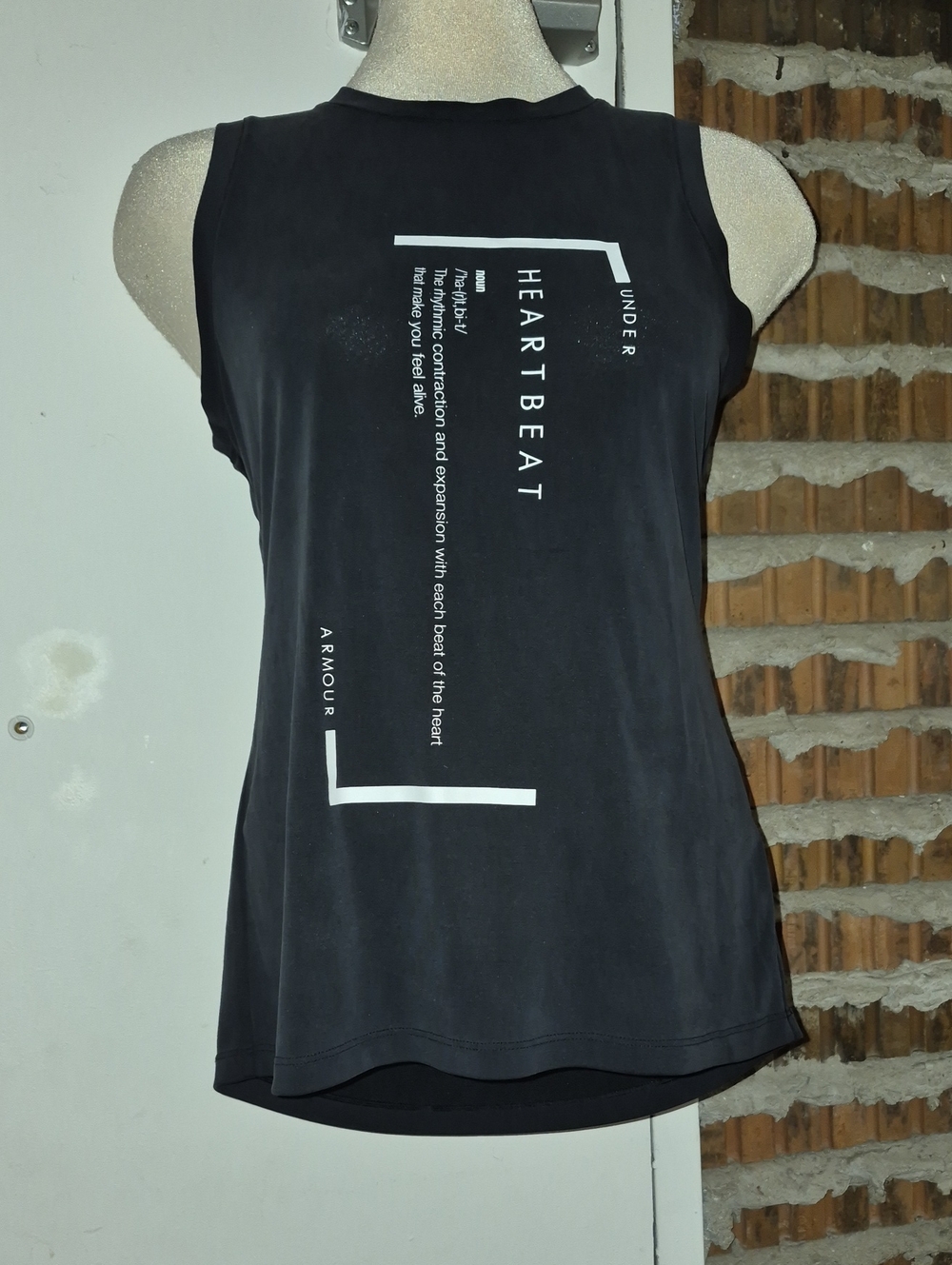 Under Armour Unstoppable Heart Tank Top Open Back Size S Small